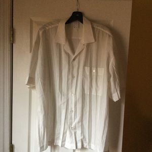 Issey Miyake Men’s pleated shirt in size large/taile. Cream color.